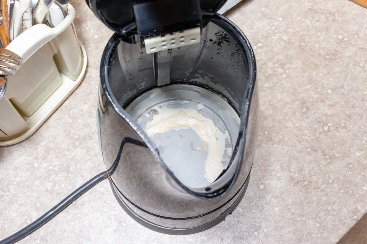 How much does it cost to boil a kettle? Here's the most efficient way to  boil water