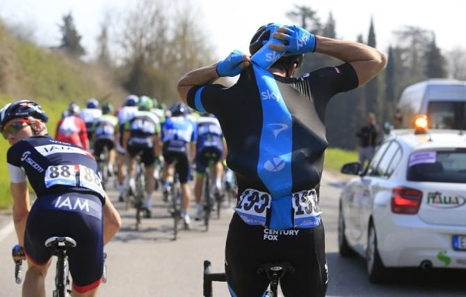How many bottles can Bernhard Eisel (Sky) carry?