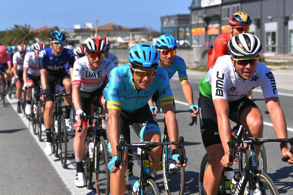Jakob Fuglsang talks to Michael Valgren