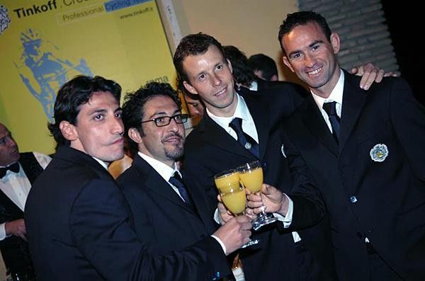 Marzoli, Commesso, Contrini and Aggiano pose for photo with their drinks.