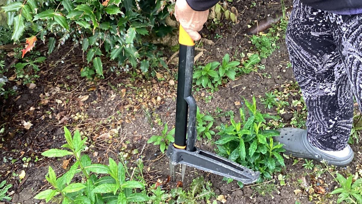 Fiskars weed puller