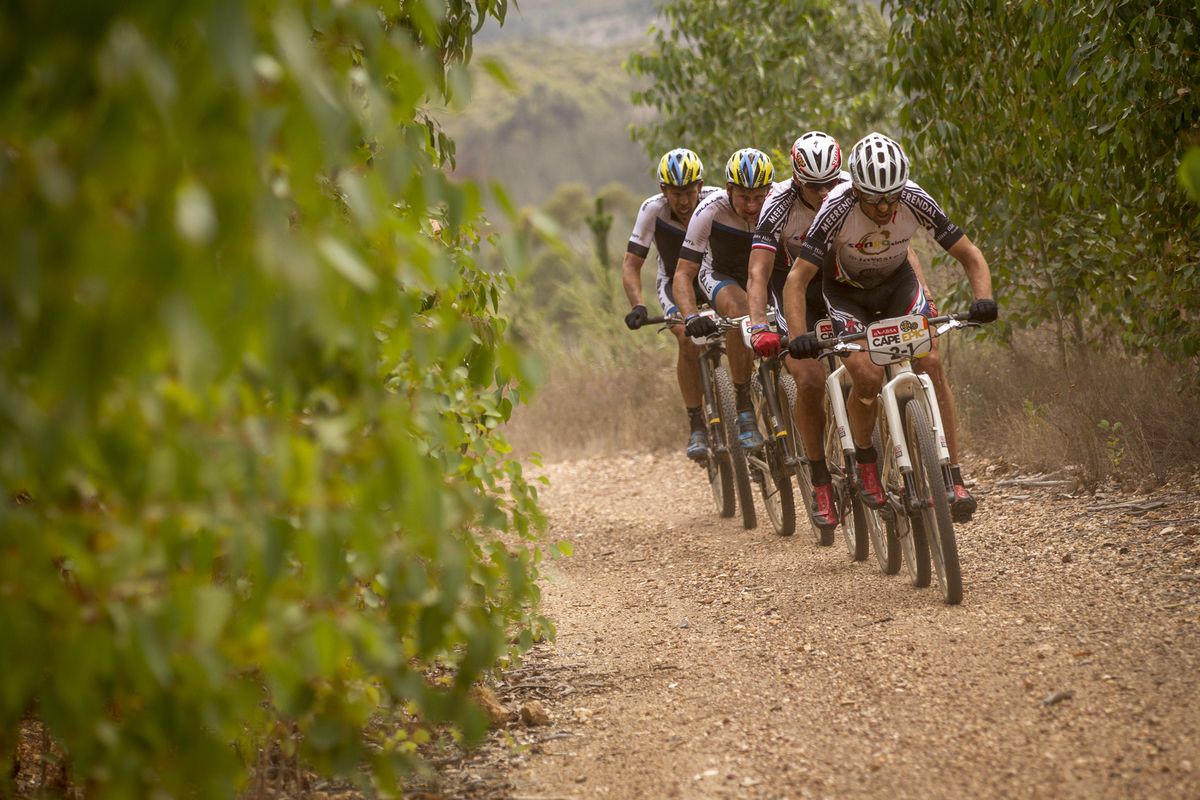 Sauser leads the front group