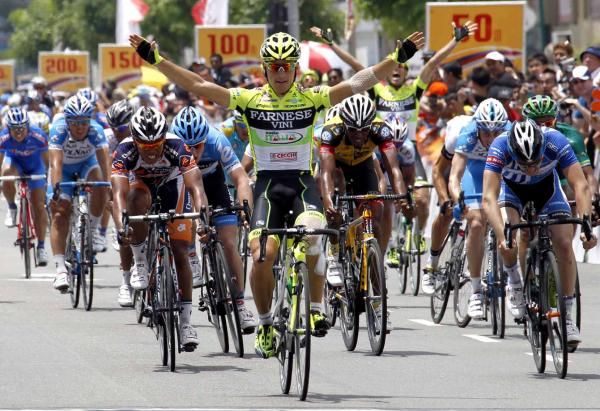 Andrea Guardini (Farnese Vini-Selle Italia) wins stage two of the Tour de Langkawi.