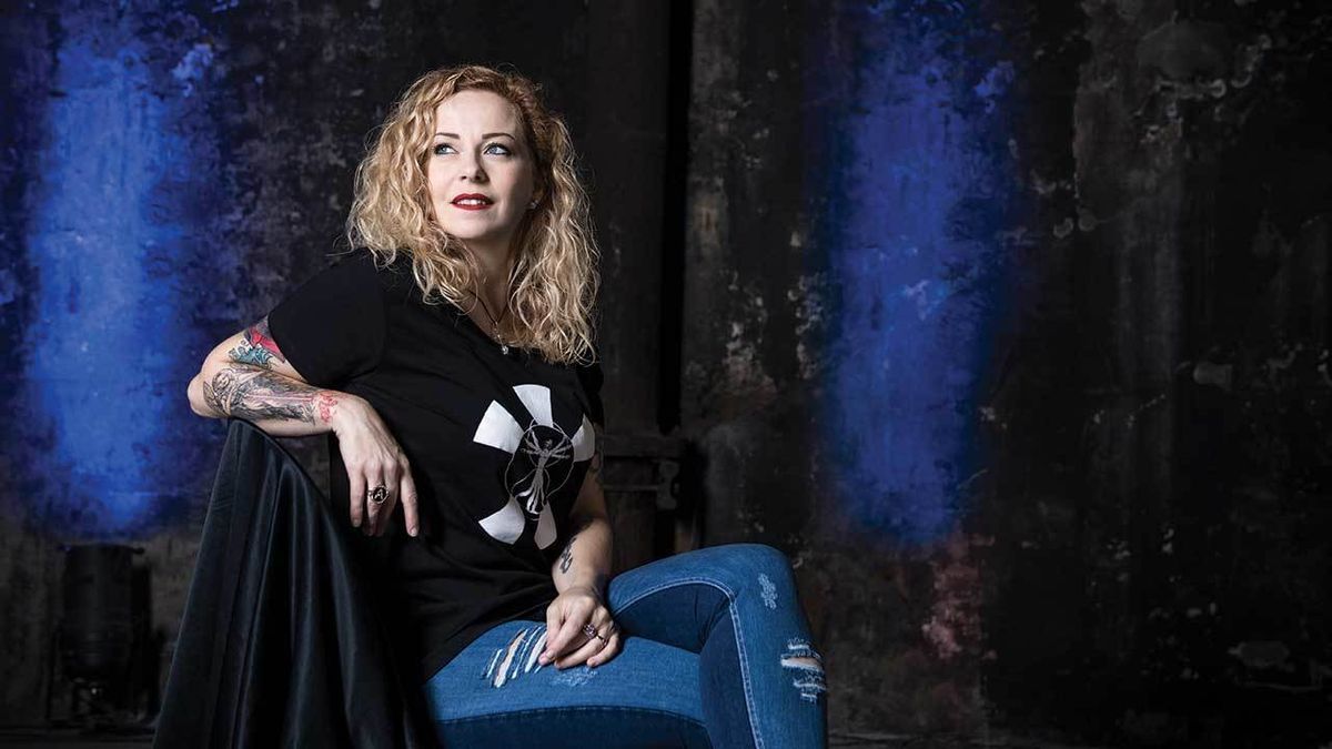 Аннеке ван гирсберген. Группа Anneke van Giersbergen. Аннеке Ван Гирсберген Нидерландская певица. Аннеке Ван Гирсберген сейчас.