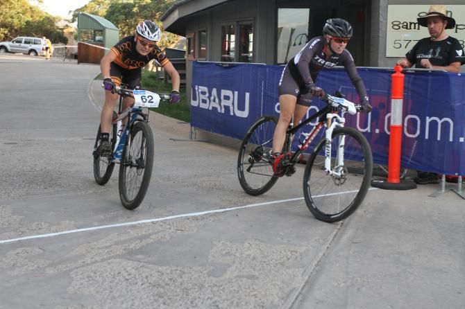 Bec Henderson outsprints Em Parkes in the elite women's eliminator in Mt. Buller