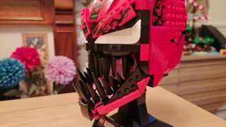 Lego Marvel Carnage 76199_Jaw and teeth close up