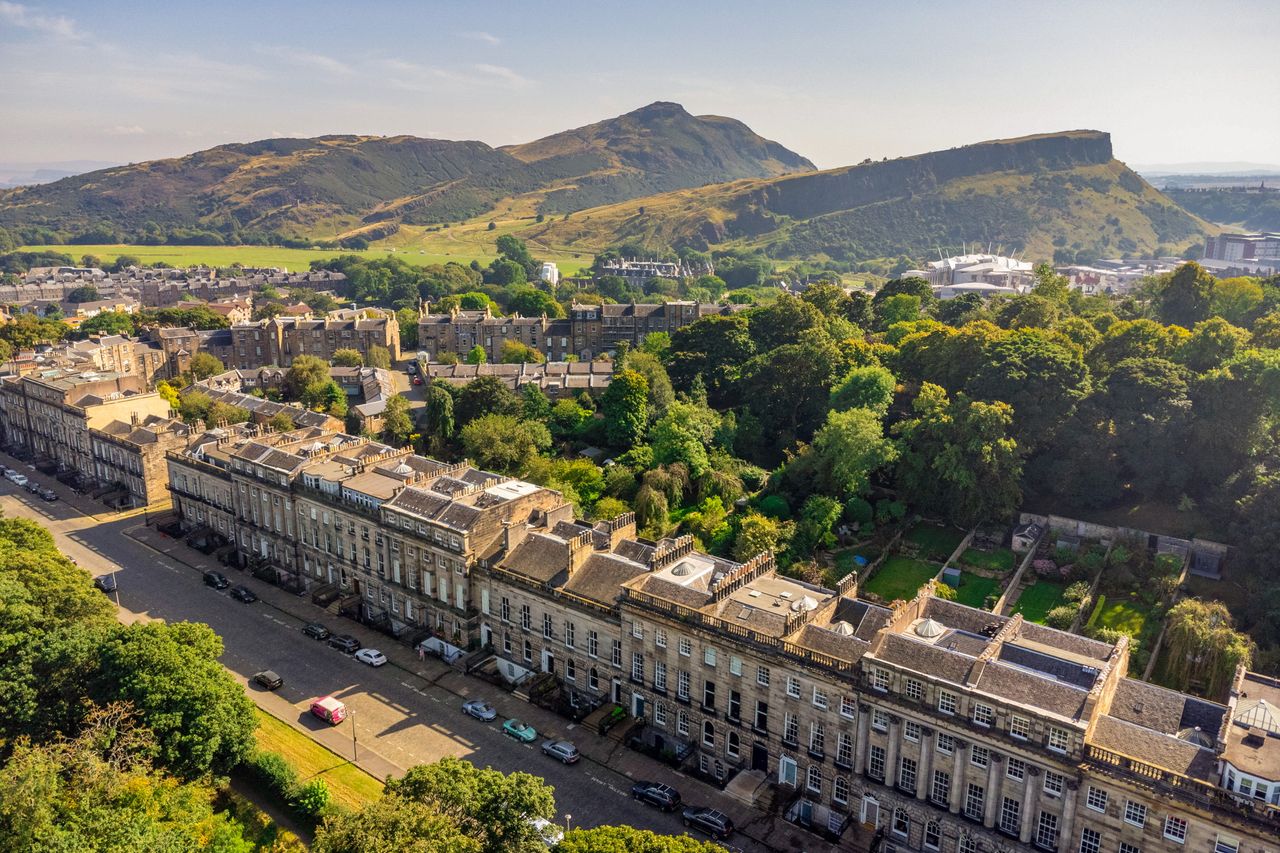 Images of a propety in Royal Terrace, Edinburgh