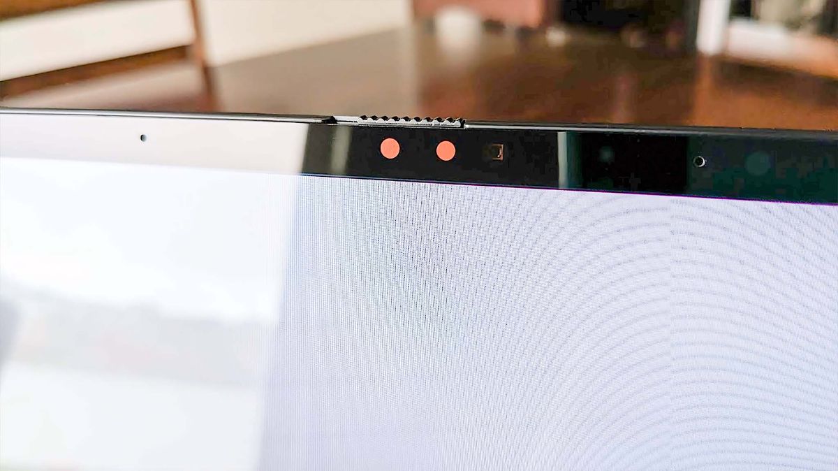ASUS Zenbook 14 UM3406HA) webcam shuttered.