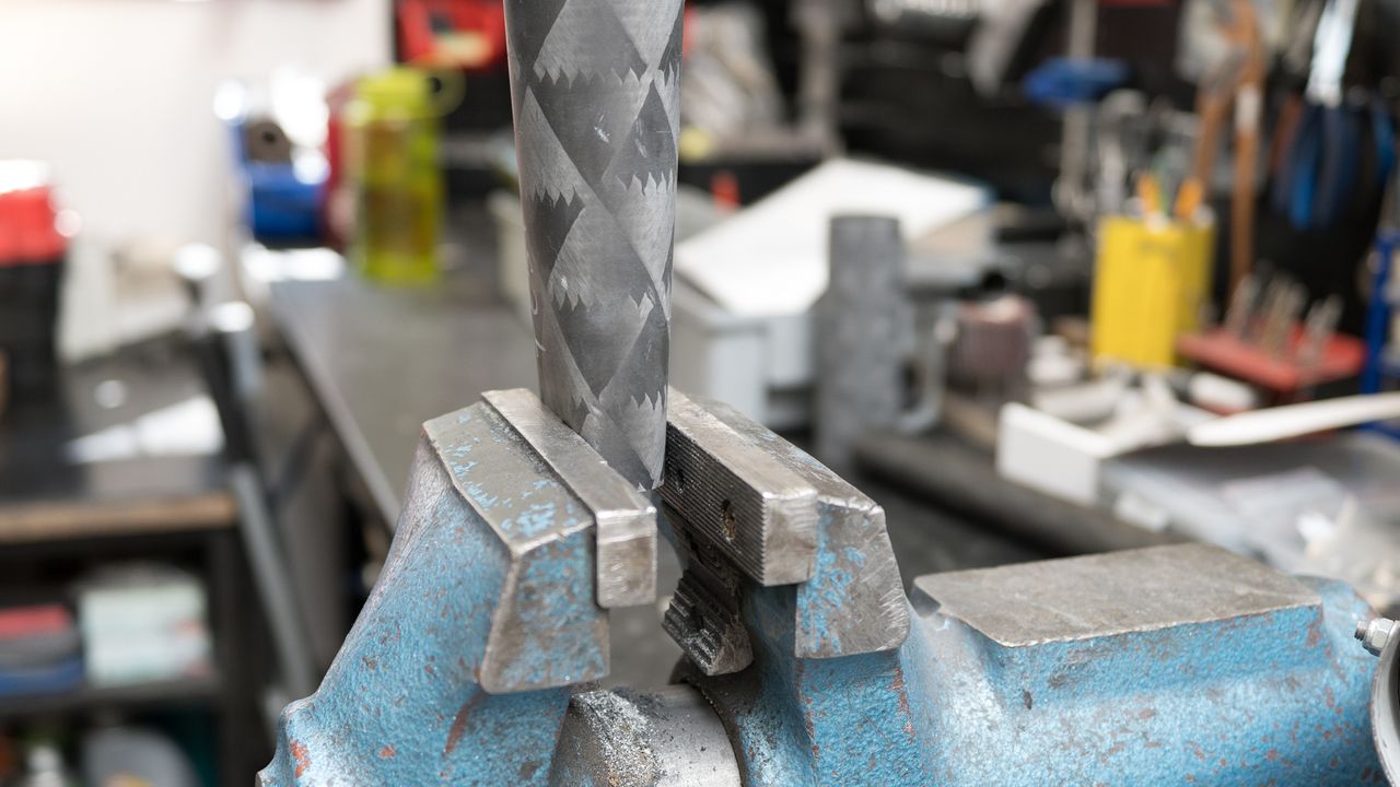 Festka Compotech tube in a vice