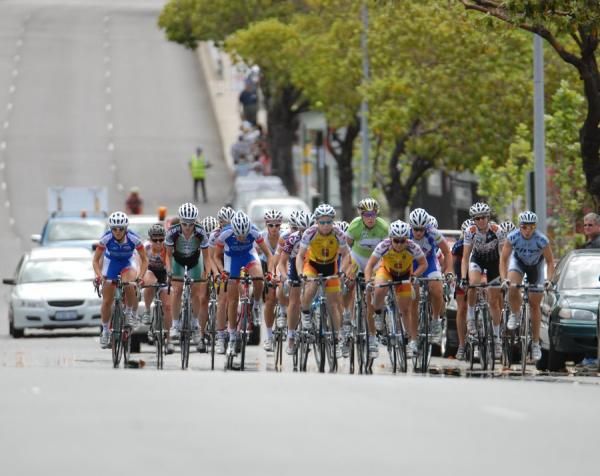 The men's race hits a short climb.