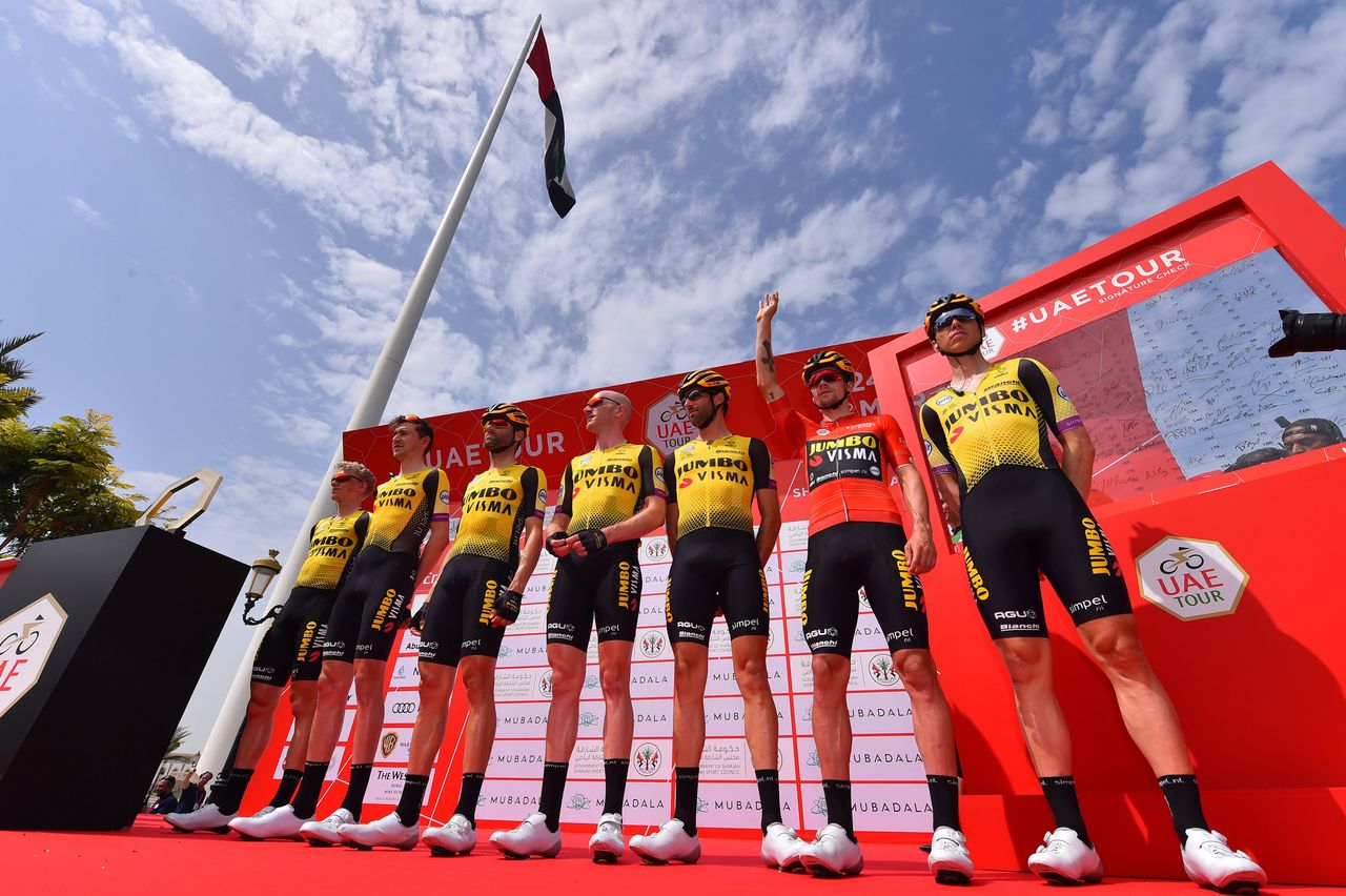 The Jumbo-Visma team on the sign-on podium