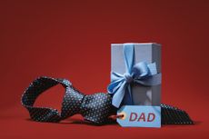 image of Father's Day gift and tie
