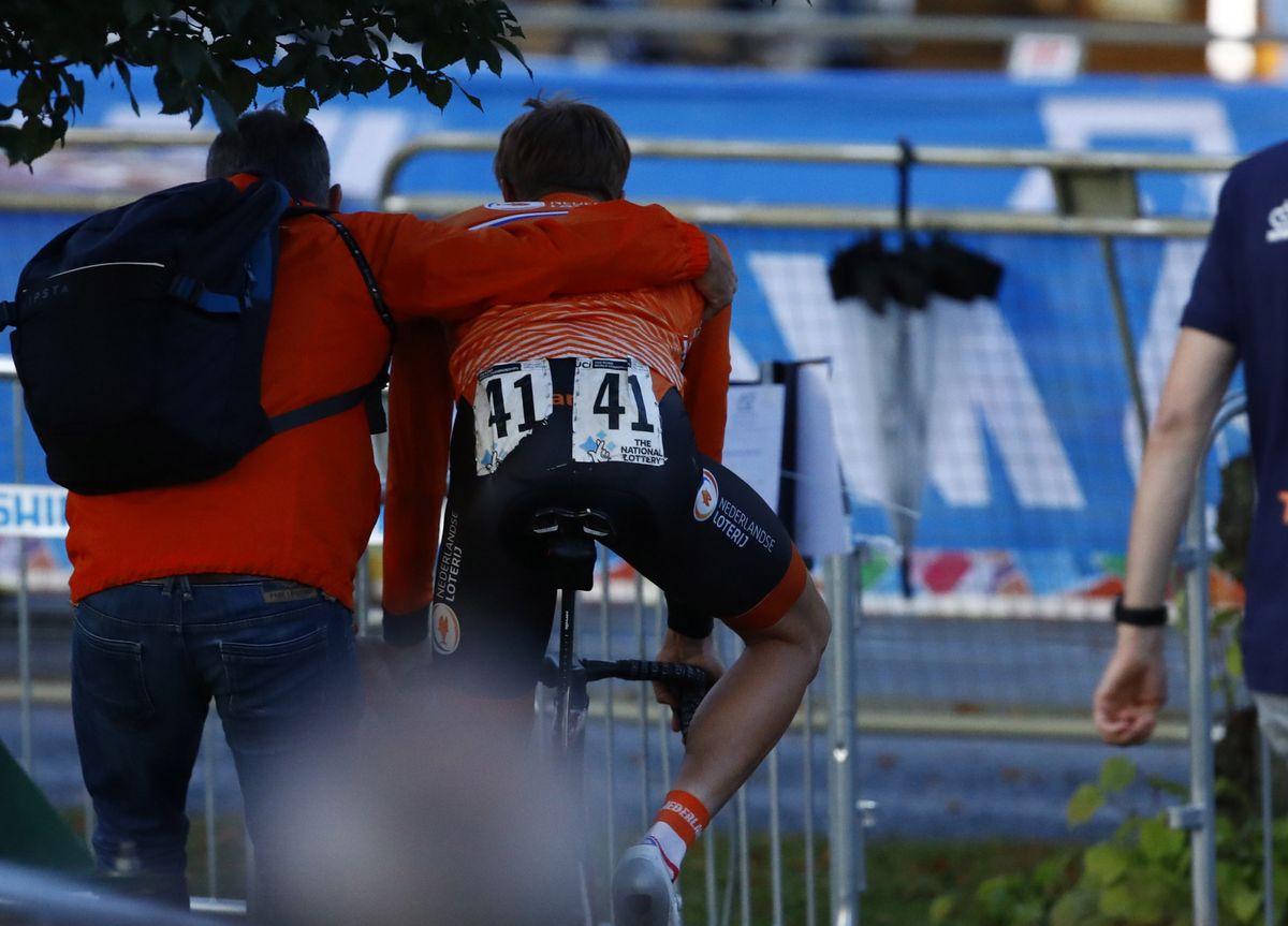 Nils Eekhoff rides away from the podium after finding out about his disqualification