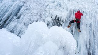 how to use an ice axe: ice climbing