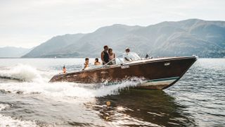 Charter a luxury motorboat