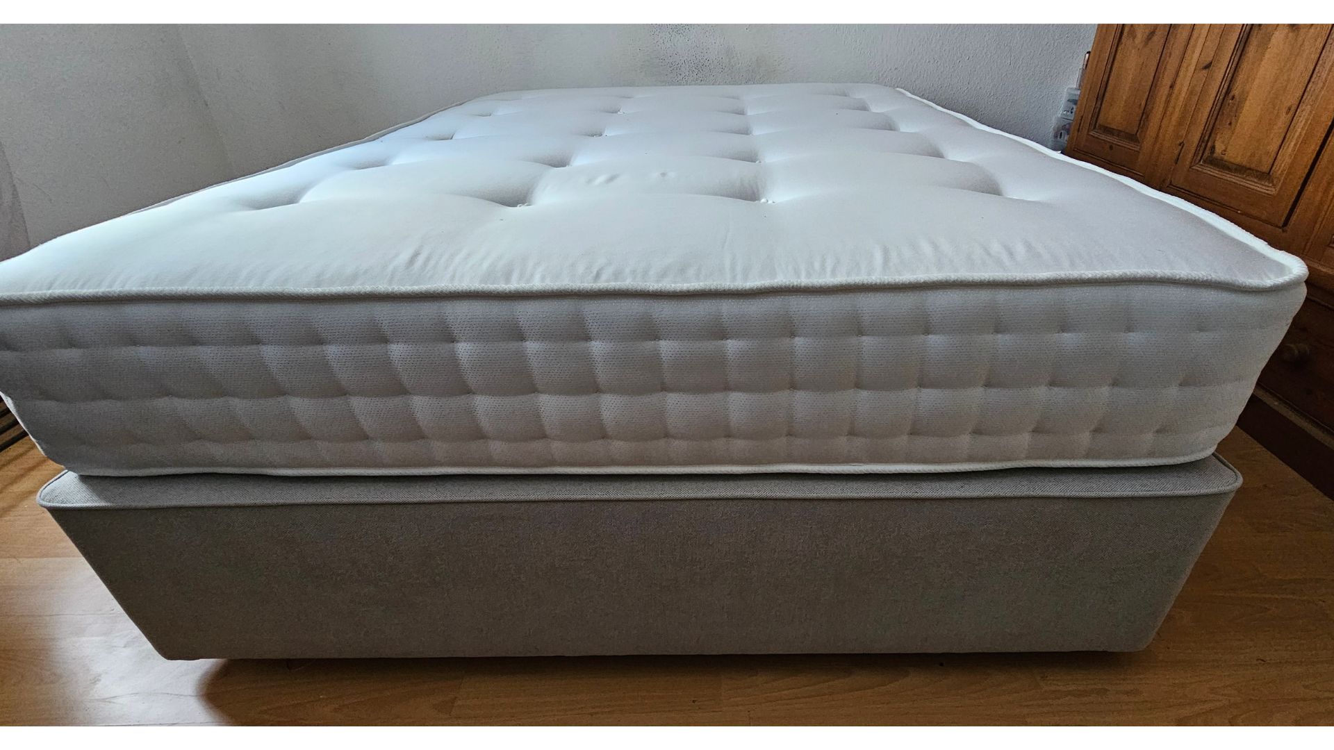 The Comfybedss Korinthian 1000 Pocket Sprung Mattress in Joyce's home
