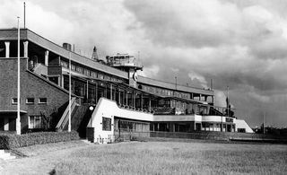 Black and white picture of Fuhlsbuttel Airport in Hamburg from 1929