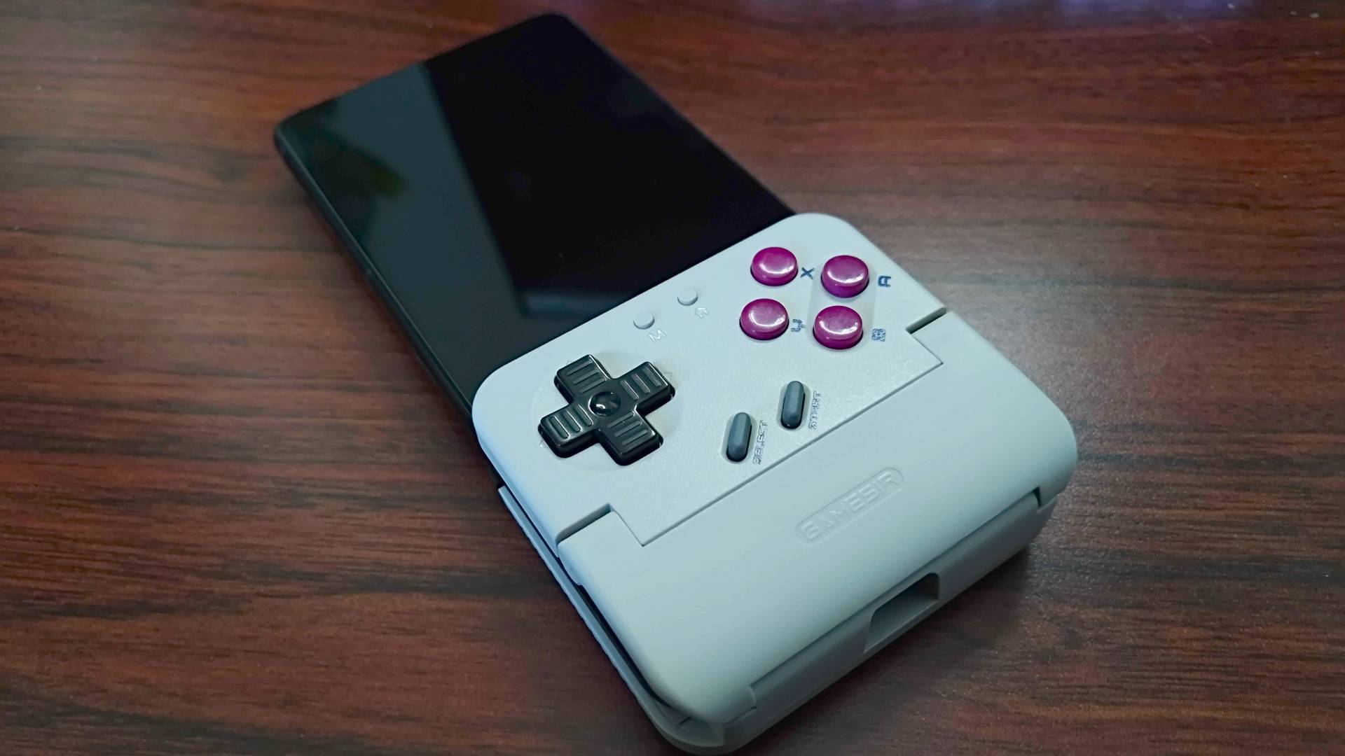 Gamesir Pocket Taco on desk with Asus ROG Phone attached.