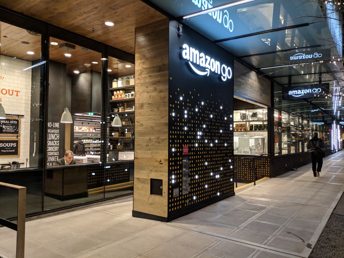 Amazon Go.