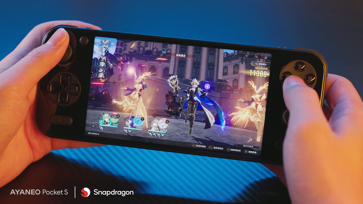 Ayaneo Pocket S in black playing Honkai: Star Rail