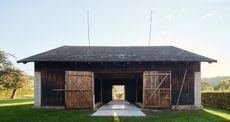 barn conversion in czech republic by Facha Architekti 