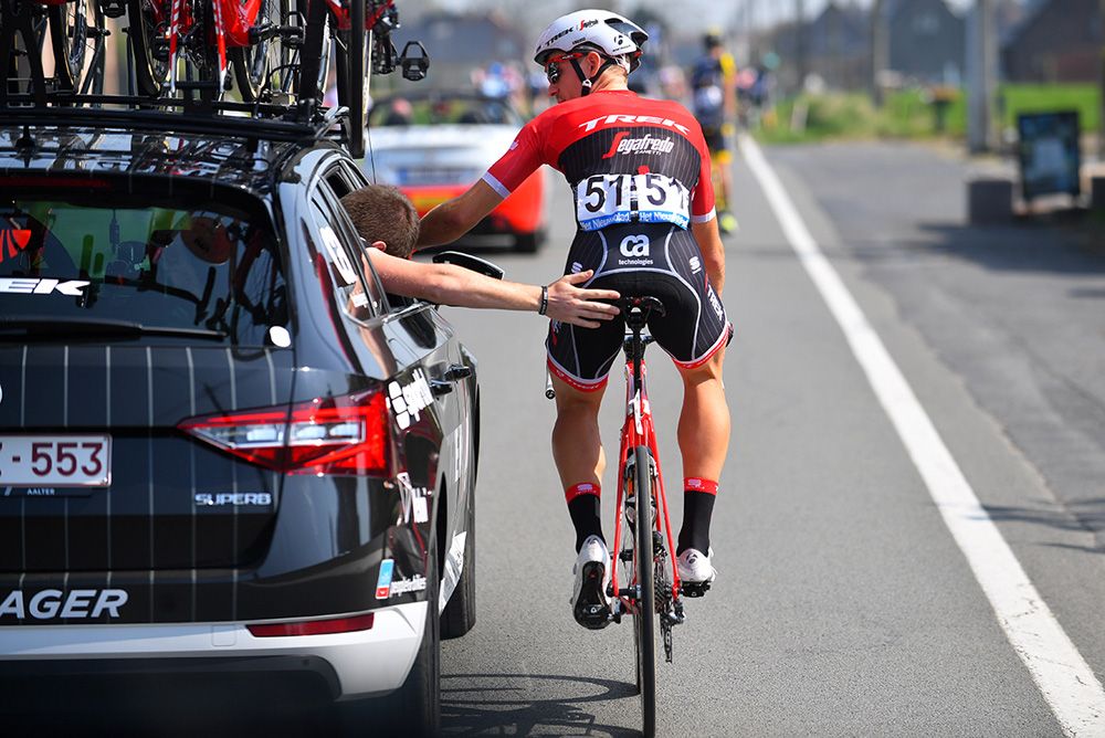 Edward Theuns (Trek-Segafredo) gets some early help