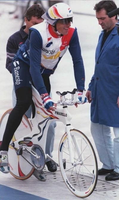 Miguel Indurain set the hour record, but the UCI later disallowed the aerodynamic machines