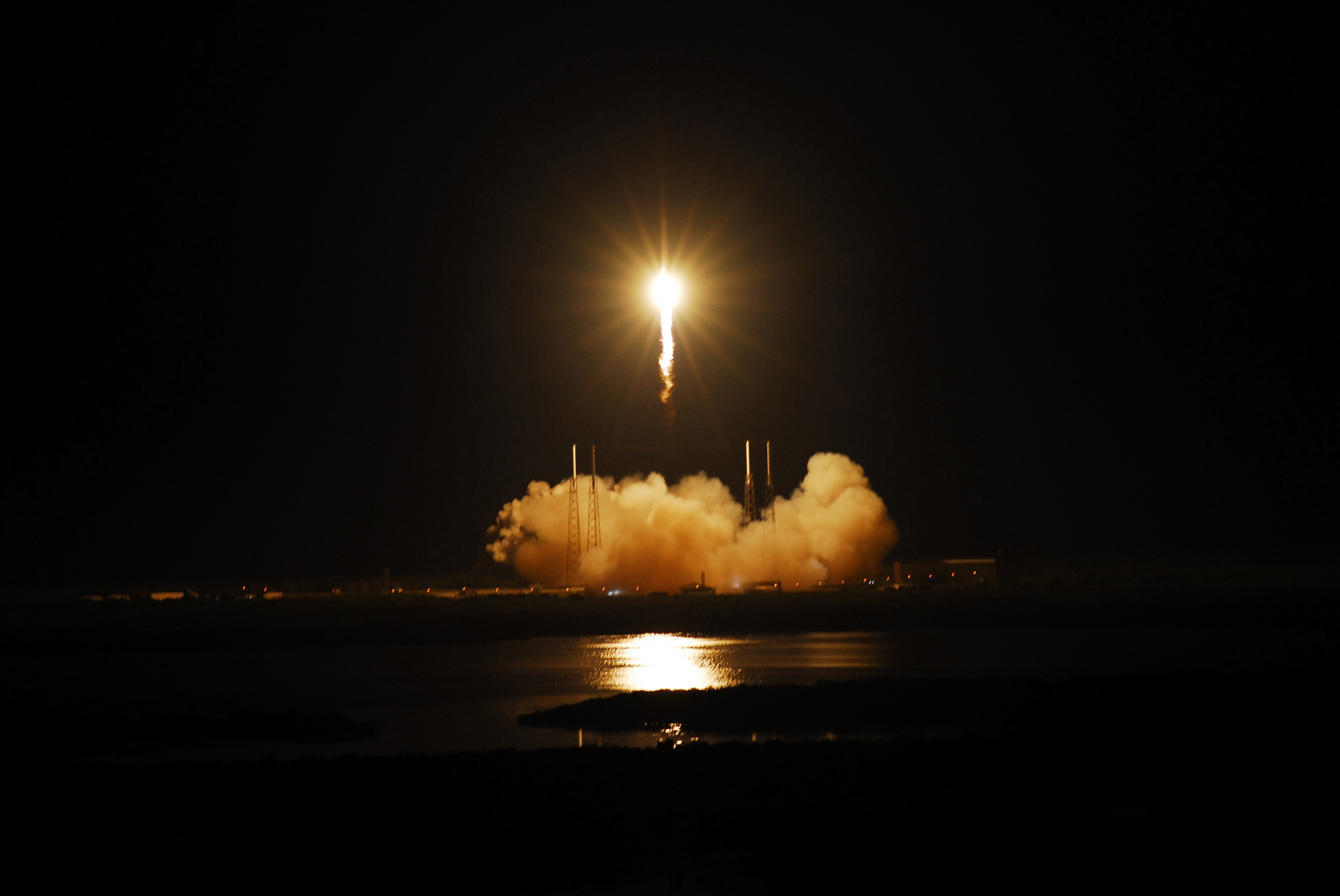 Watch the Falcon 9 Rocket Leave a Trail of Glowing Clouds in the Sky