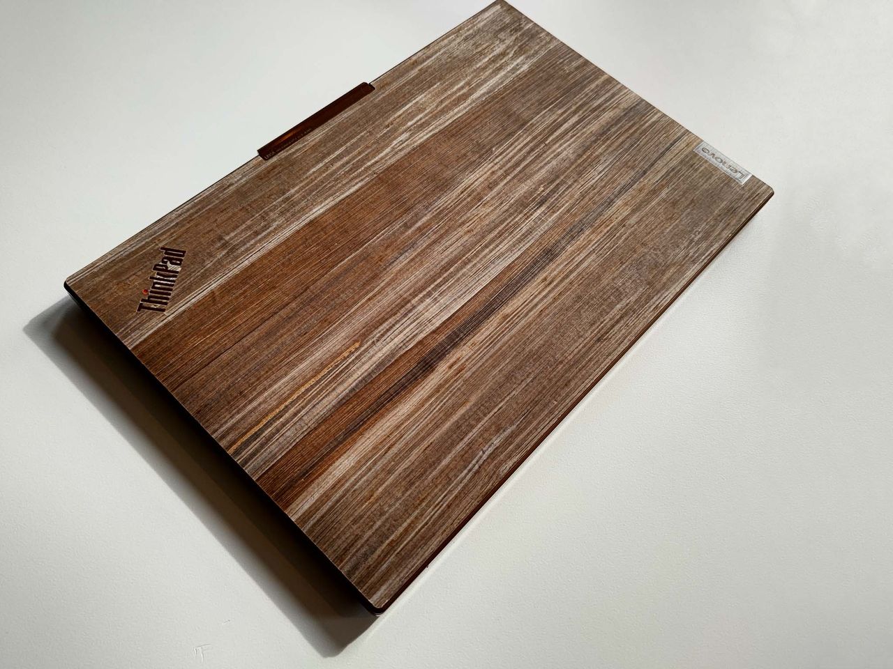 Lenovo Thinkpad Z13 Wood Exclusive