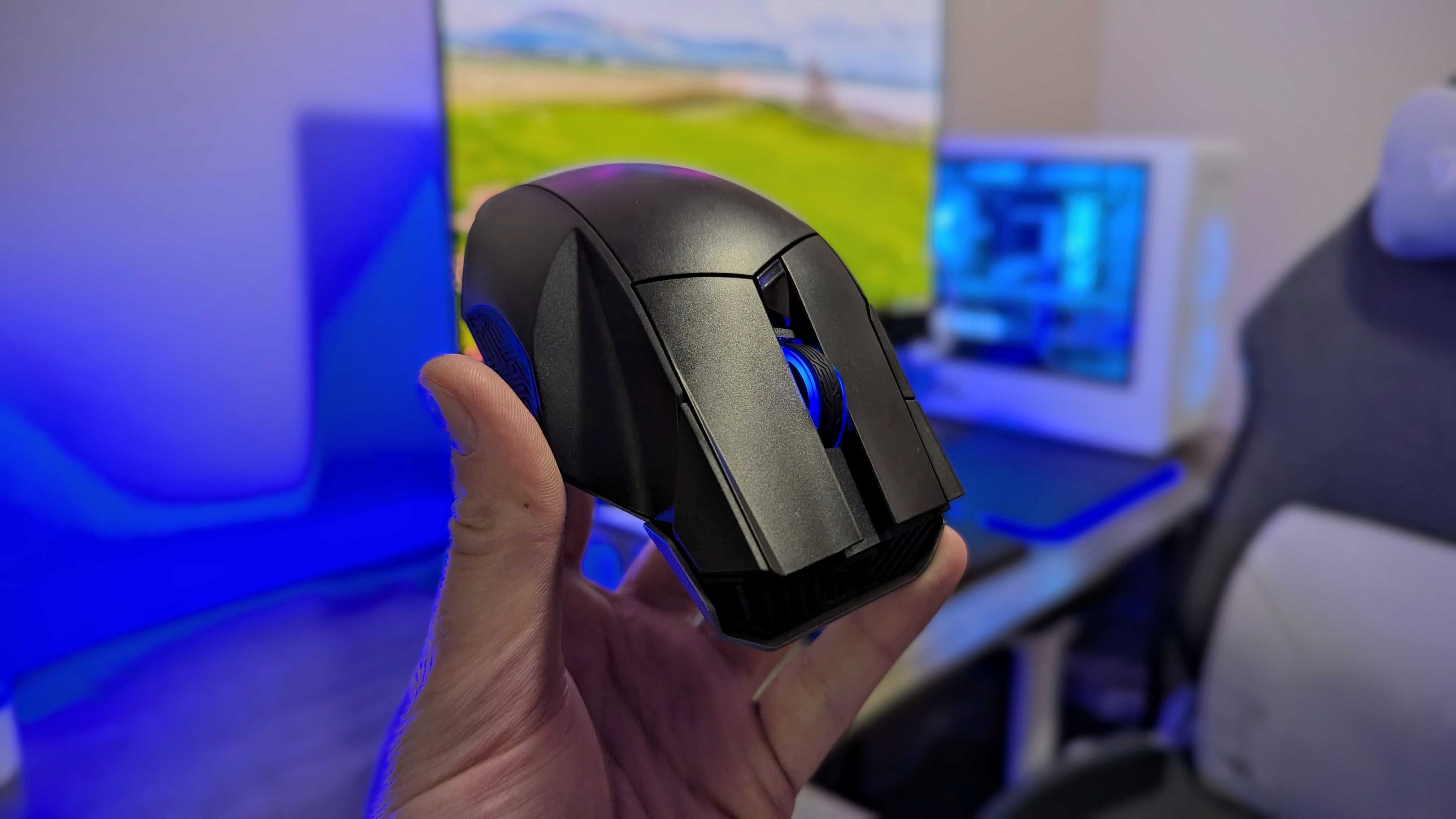 Image of the ASUS ROG Spatha X wireless gaming mouse.