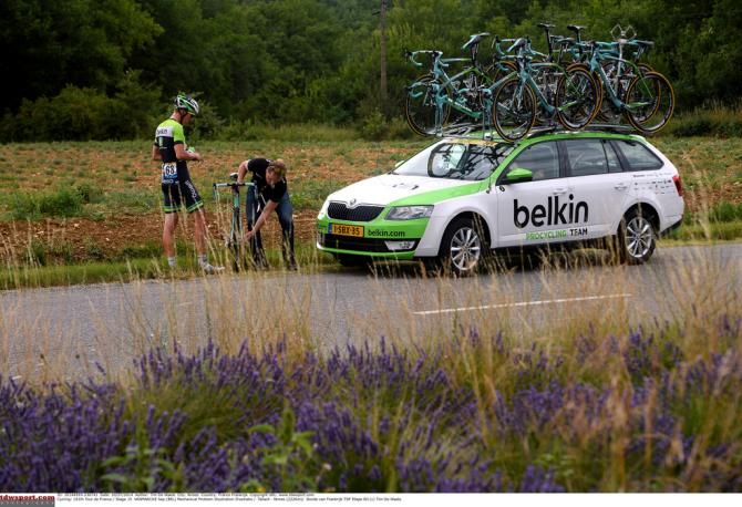Sep Vanmarcke receives assistance from his Belkin team car