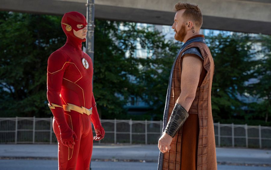 Pictured (l. to r.): Grant Gustin as The Flash and Tony Curran as Despero