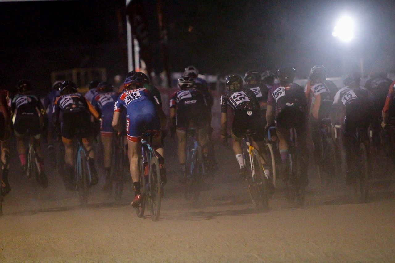 The womens field leaves the start line