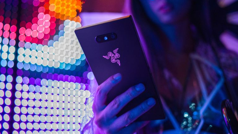 Razer Phone 2 Is Faster Brighter Louder And Perfect For Fortnite - razer phone 2