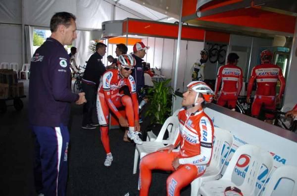 Dmitri Konishev with Giampaolo Caruso and Luca Paolini (Katusha)