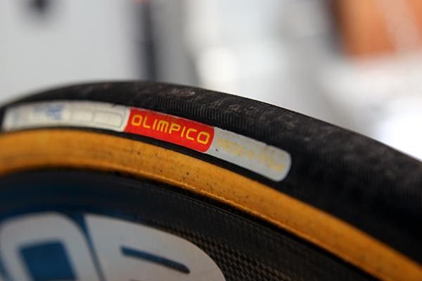DedaTre's Olimpico tyres.