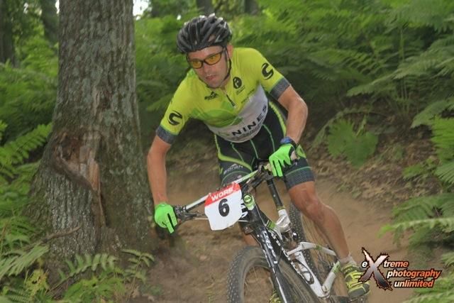 Corey Stelljes (5 Nines/Motorless Motion) stays focused