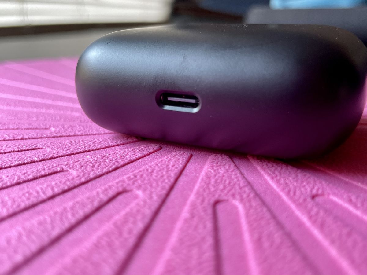 Hammerhead True Wireless 2021 Charging