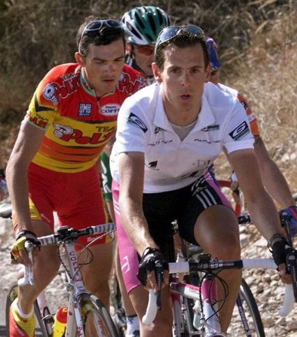 Andreas Kl&ouml;den leading Richard Virenque in the 2003 edition of Paris-Nice