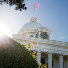 Dome, Landmark, Sky, Architecture, Dome, Light, Building, Daytime, Tree, Sunlight, 