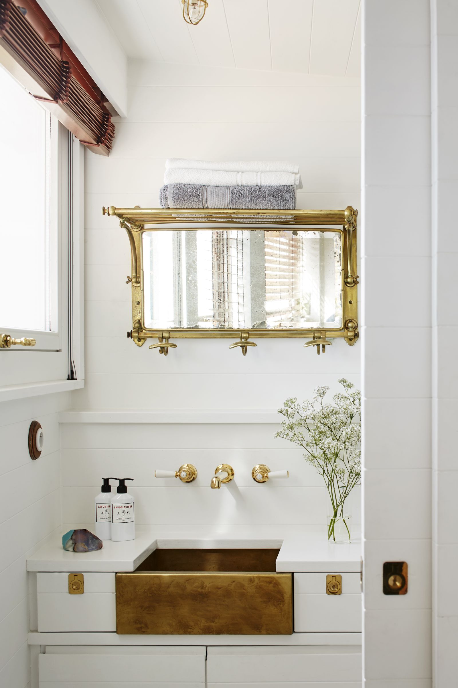 Bathroom mirror ideas 10 elegant styles to suit any space