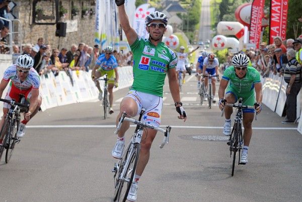 Jimmy Casper (Besson Chaussures - Sojasun) has won the opening road stage of the Boucles de la Mayenne.