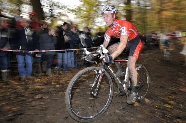 Jonathan Page (Planet Bike) crashed on the first lap and had to chase.