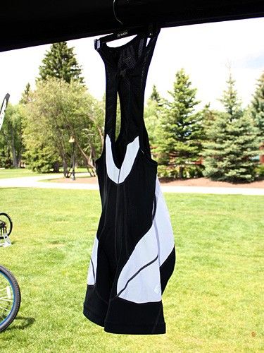 Both men's and women's RSE bibs will be available, the latter with a small buckle up top to pull the straps together.