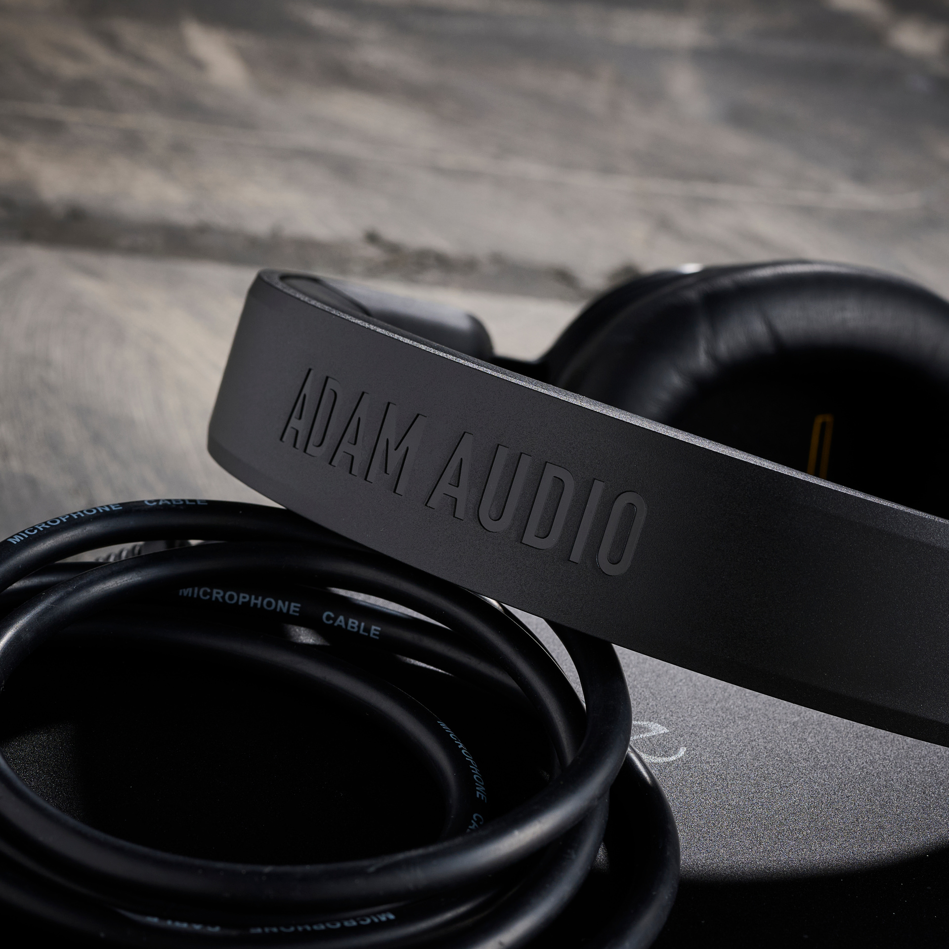 Adam Audio H200