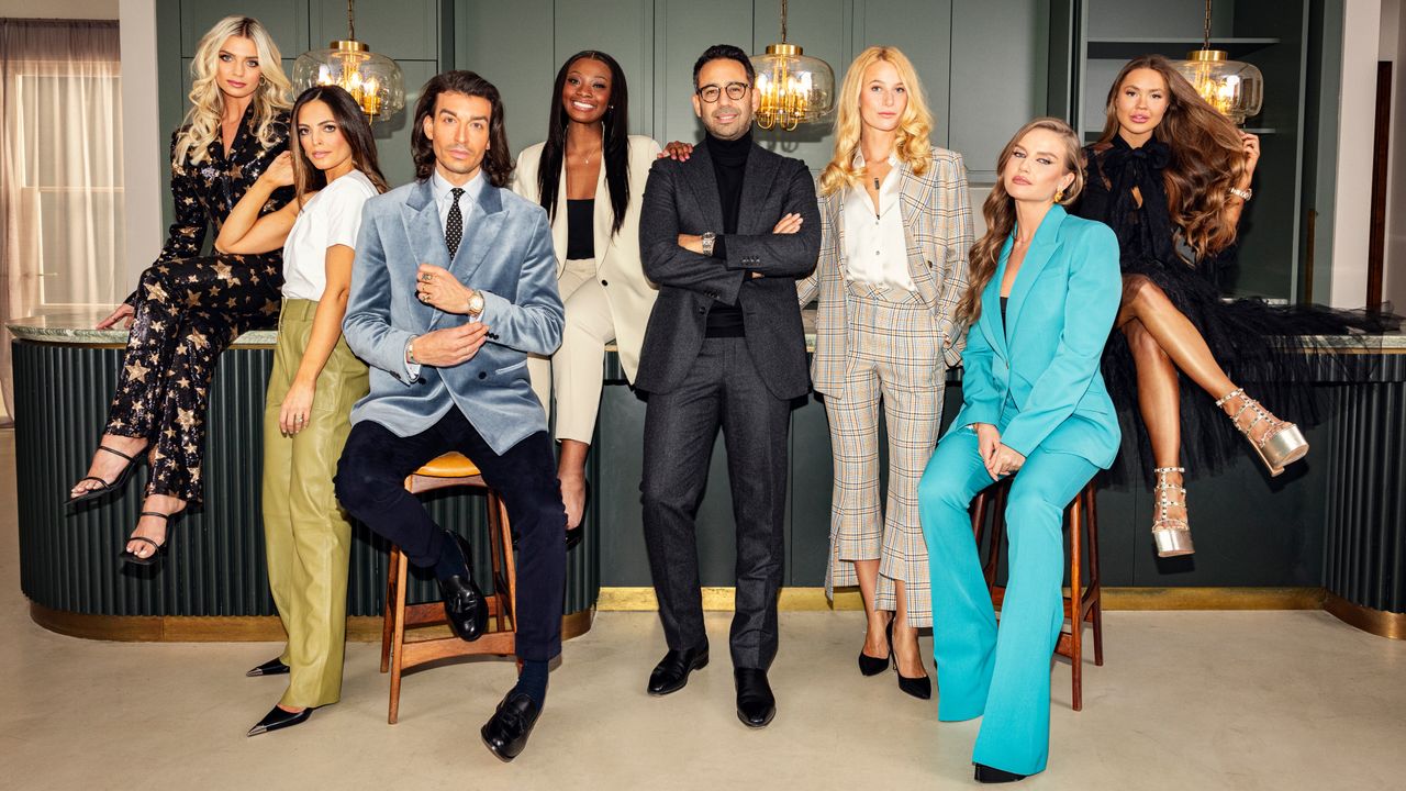 Cast of Netflix&#039;s Buying London, Lauren, Olivia, Oli, Reme, Daniel, Rosi, Rasa and Julianna standing together