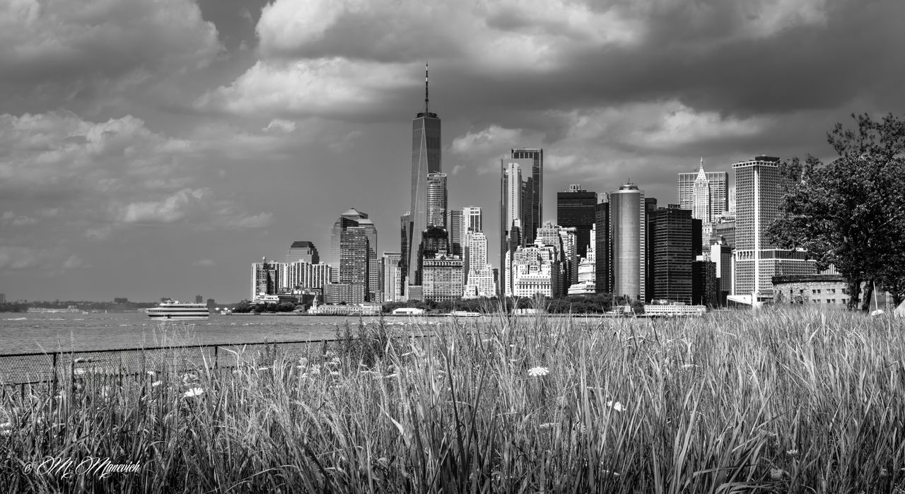 GuruShots - Powerful Black &amp; White Jan 26