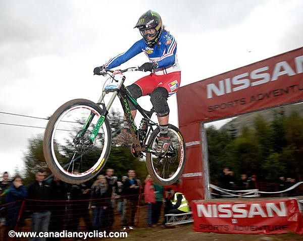 Sabrina Jonnier (France) defended her title
