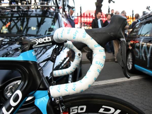 Edvald Boasson Hagen (Sky) prefers an anatomic-bend handlebar.