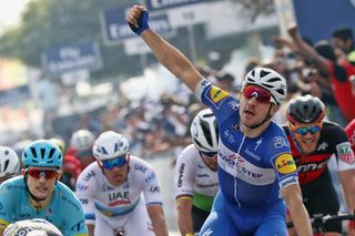 Elia Viviani came back from a mechanical to win stage 2